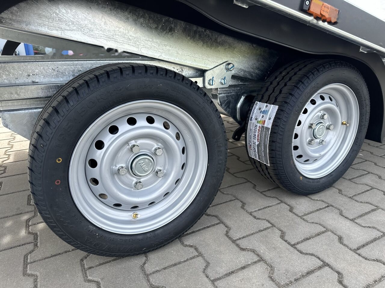 Lorries PLI35-5521 laweta 550x210 cm 2-osiowa 3500kg DMC uchylna līzingu Lorries PLI35-5521 laweta 550x210 cm 2-osiowa 3500kg DMC uchylna: foto 16