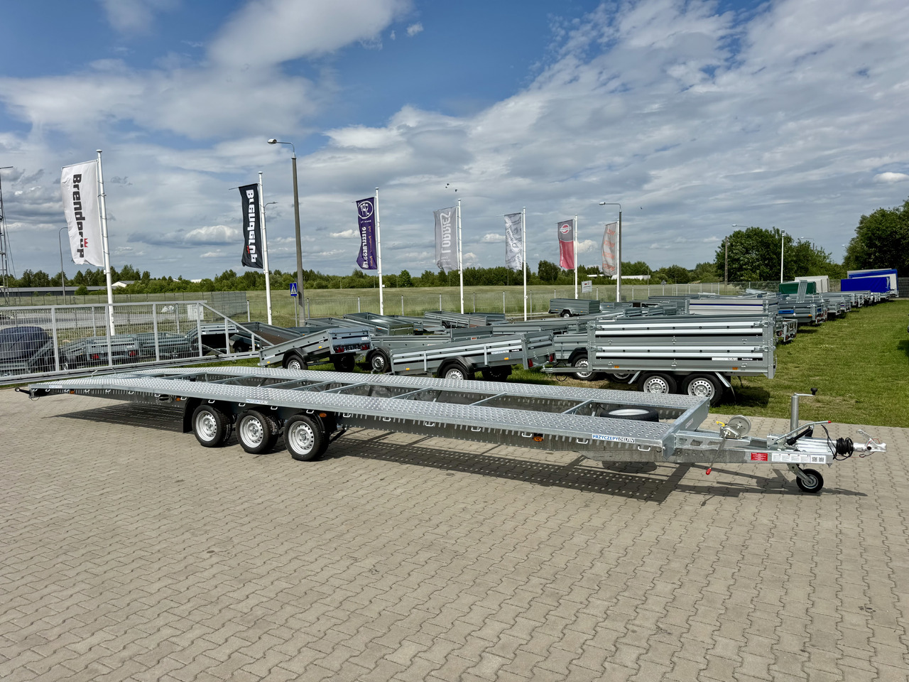 NIEWIADÓW Indiana 9m x 2.1 m | 3.5T - Piekabe autovedējs: foto 2 NIEWIADÓW Indiana 9m x 2.1 m | 3.5T - Piekabe autovedējs: foto 2