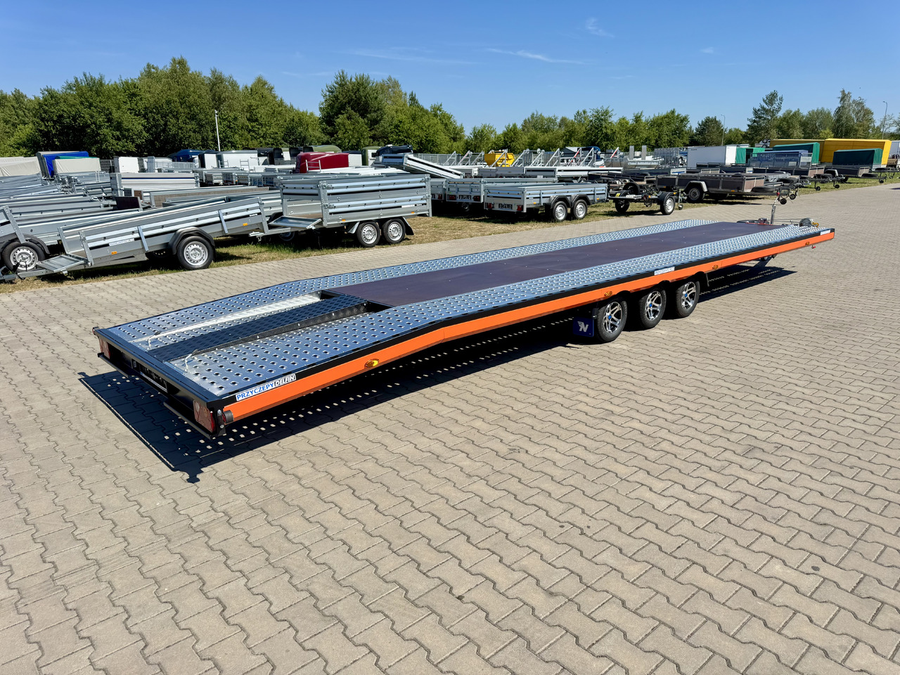 NIEWIADÓW Indiana Premium Color 850 x 210 cm | 3500 kg - Piekabe autovedējs: foto 4 NIEWIADÓW Indiana Premium Color 850 x 210 cm | 3500 kg - Piekabe autovedējs: foto 4