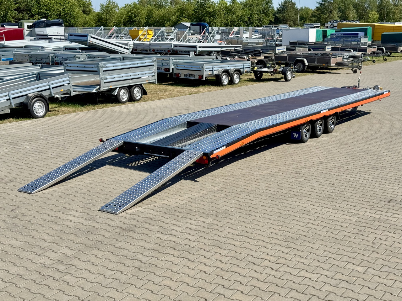 NIEWIADÓW Indiana Premium Color 850 x 210 cm | 3500 kg - Piekabe autovedējs: foto 2 NIEWIADÓW Indiana Premium Color 850 x 210 cm | 3500 kg - Piekabe autovedējs: foto 2