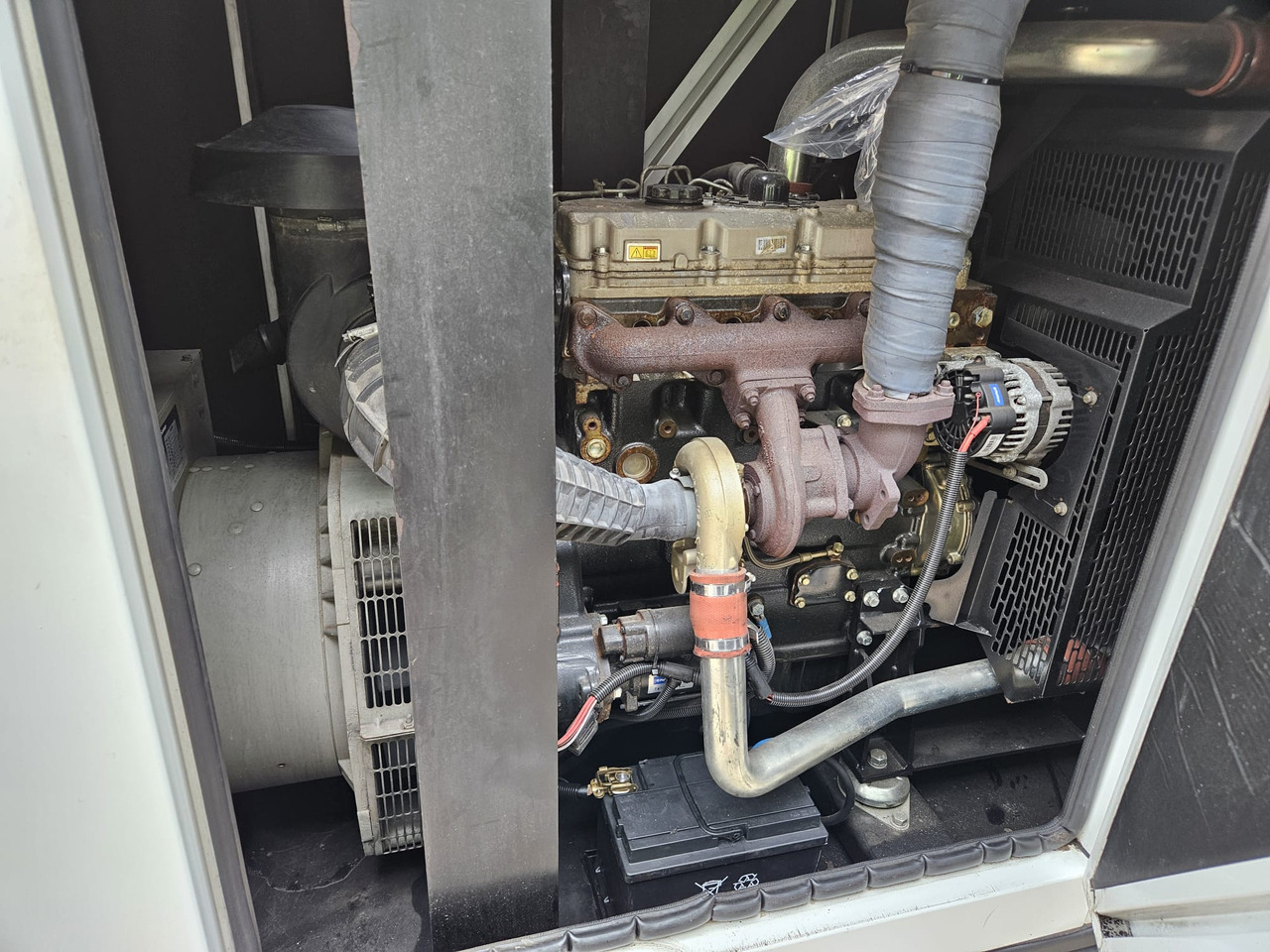 HGI 100KVA PERKINS GENERATOR DIESEL SILENT RENTAL SPECIFICATION HGI 100KVA PERKINS GENERATOR DIESEL SILENT RENTAL SPECIFICATION līzingu HGI 100KVA PERKINS GENERATOR DIESEL SILENT RENTAL SPECIFICATION HGI 100KVA PERKINS GENERATOR DIESEL SILENT RENTAL SPECIFICATION: foto 10