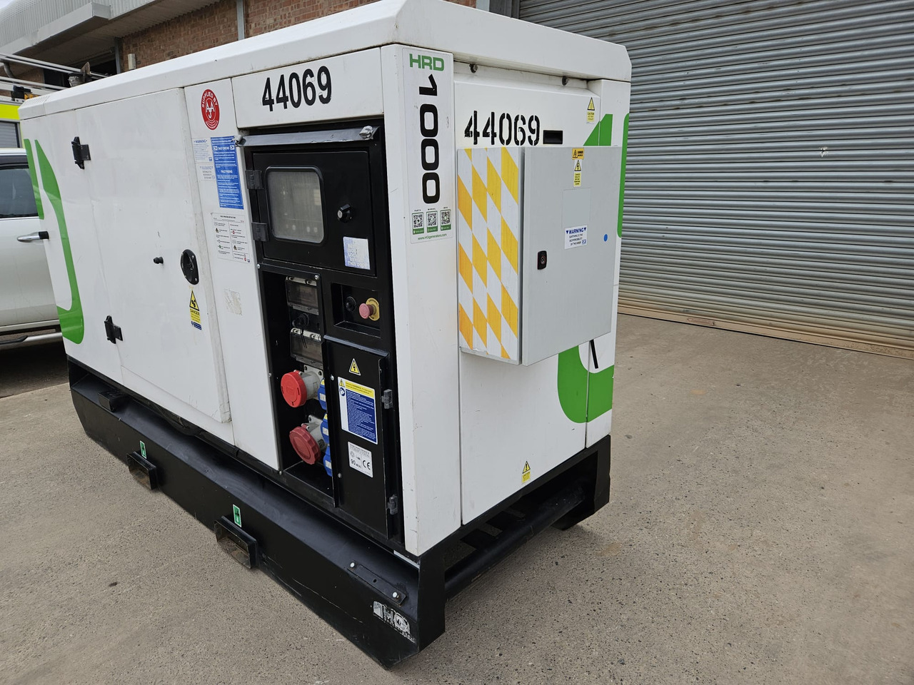 HGI 100KVA PERKINS GENERATOR DIESEL SILENT RENTAL SPECIFICATION HGI 100KVA PERKINS GENERATOR DIESEL SILENT RENTAL SPECIFICATION - Elektroģenerators: foto 1 HGI 100KVA PERKINS GENERATOR DIESEL SILENT RENTAL SPECIFICATION HGI 100KVA PERKINS GENERATOR DIESEL SILENT RENTAL SPECIFICATION - Elektroģenerators: foto 1