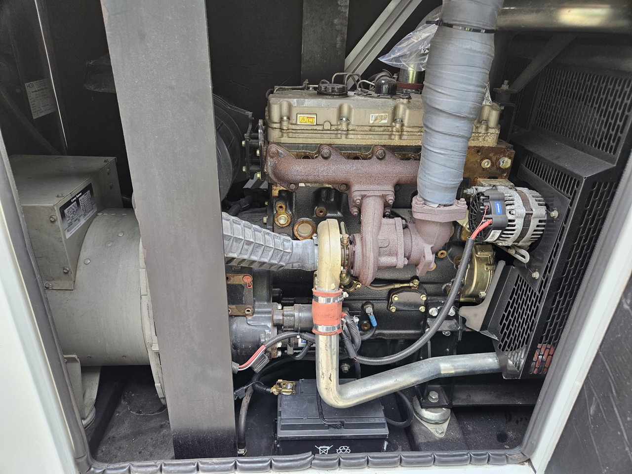 HGI 100KVA PERKINS GENERATOR DIESEL SILENT RENTAL SPECIFICATION HGI 100KVA PERKINS GENERATOR DIESEL SILENT RENTAL SPECIFICATION - Elektroģenerators: foto 3 HGI 100KVA PERKINS GENERATOR DIESEL SILENT RENTAL SPECIFICATION HGI 100KVA PERKINS GENERATOR DIESEL SILENT RENTAL SPECIFICATION - Elektroģenerators: foto 3