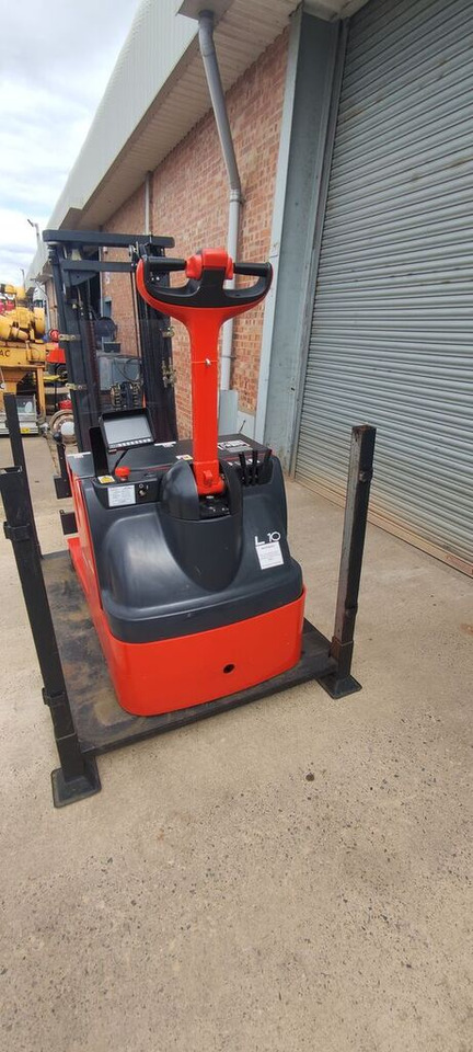 Linde L10AC - Elektroiekrāvējs: foto 2 Linde L10AC - Elektroiekrāvējs: foto 2