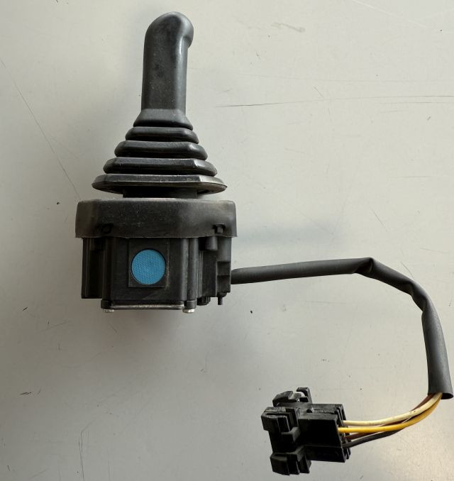 Linde 409324 | Joystick Single Axis Still no. 8409324 sn 0645 125 - Elektrosistēma - Iekraušanas tehnika: foto 1 Linde 409324 | Joystick Single Axis Still no. 8409324 sn 0645 125 - Elektrosistēma - Iekraušanas tehnika: foto 1
