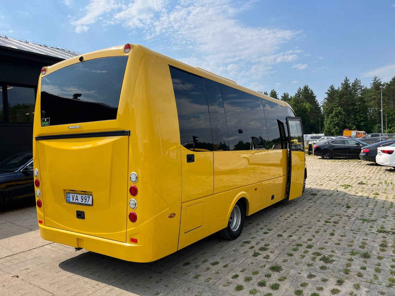 Iveco Rosero First / 24+1+1 / Telma/ EURO6 - Starppilsētu autobuss: foto 3 Iveco Rosero First / 24+1+1 / Telma/ EURO6 - Starppilsētu autobuss: foto 3