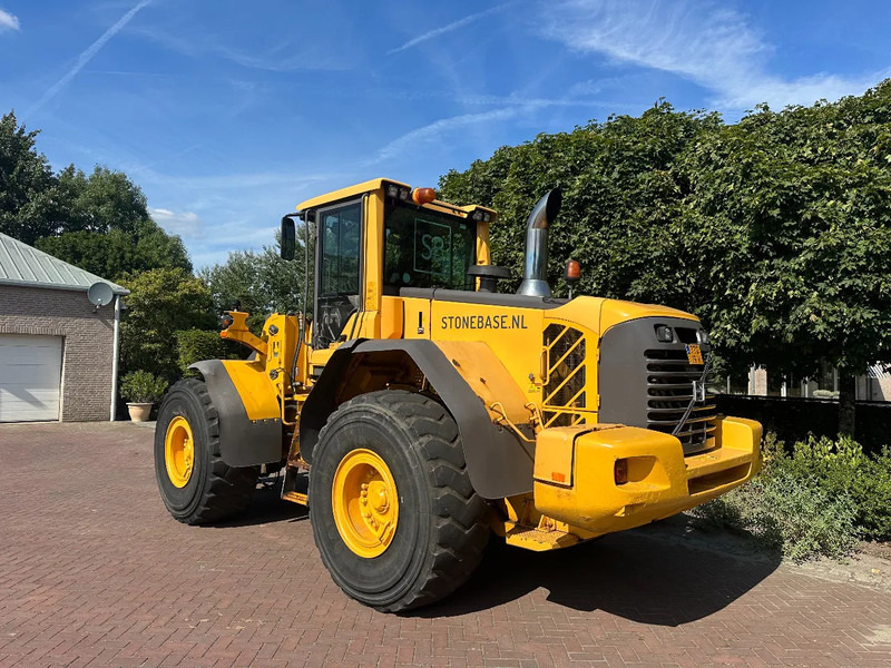 Volvo L120 F - Riteņu iekrāvējs: foto 2 Volvo L120 F - Riteņu iekrāvējs: foto 2