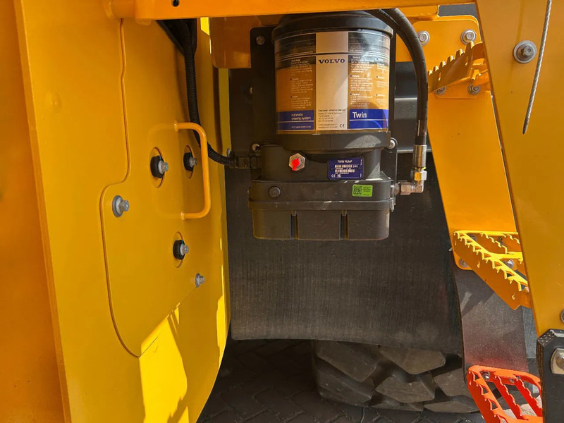 Jaunā Riteņu iekrāvējs Volvo L120 H2 UNUSED Michelin 750/65: foto 11