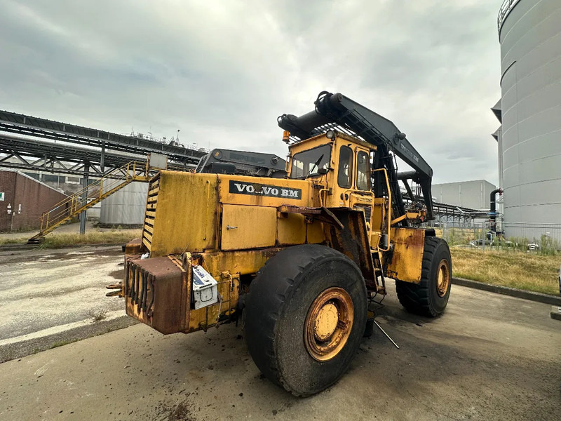 Volvo L160 High Lift - Meža piekabe: foto 1 Volvo L160 High Lift - Meža piekabe: foto 1