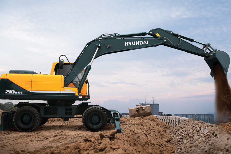 HYUNDAI R210W-9S - Riteņu ekskavators: foto 1 HYUNDAI R210W-9S - Riteņu ekskavators: foto 1