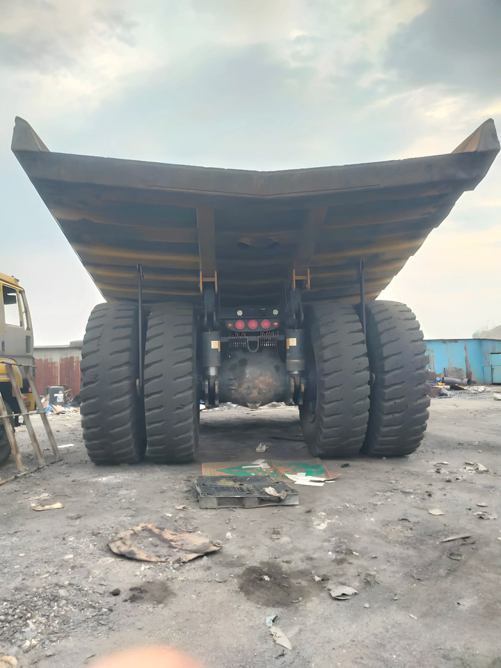 KOMATSU DUMP TRUCK HD785-7 - Kalnrūpniecības mašīna: foto 5 KOMATSU DUMP TRUCK HD785-7 - Kalnrūpniecības mašīna: foto 5