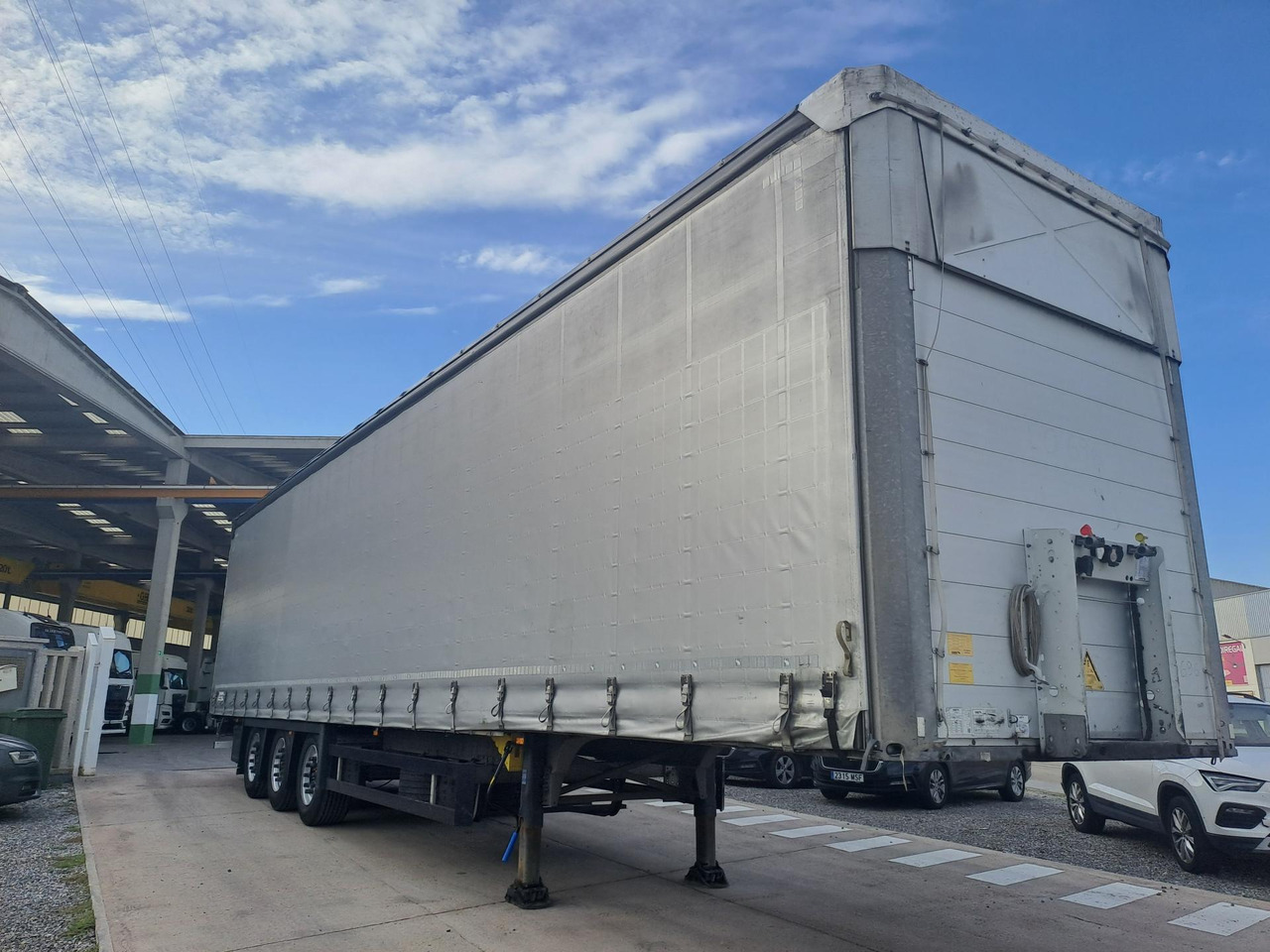 Schmitz Cargobull SCS24/L Varios - Tenta puspiekabe: foto 3 Schmitz Cargobull SCS24/L Varios - Tenta puspiekabe: foto 3