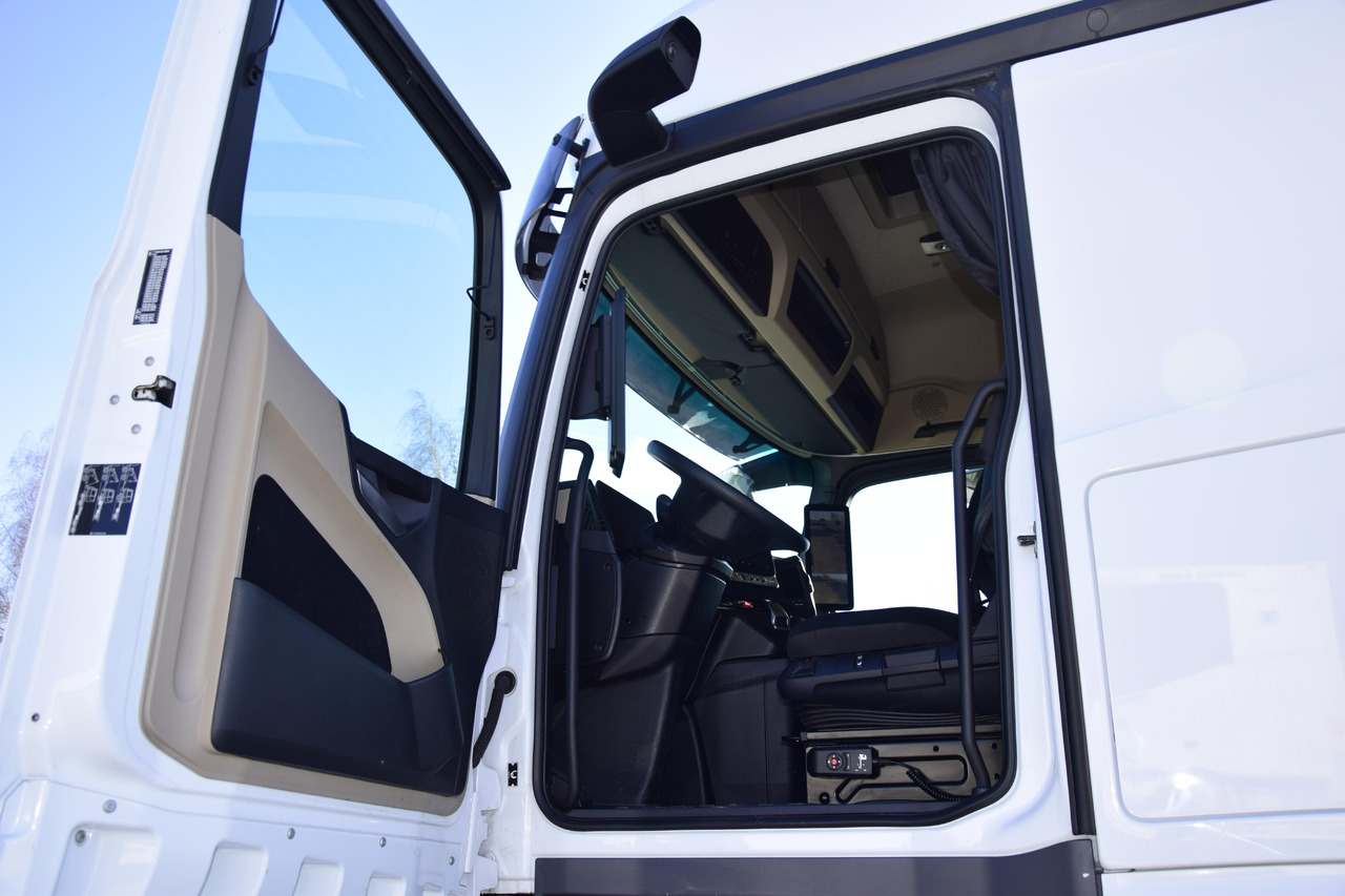 Vilcējs Mercedes-Benz Actros 5 1845 BigSpace: foto 8
