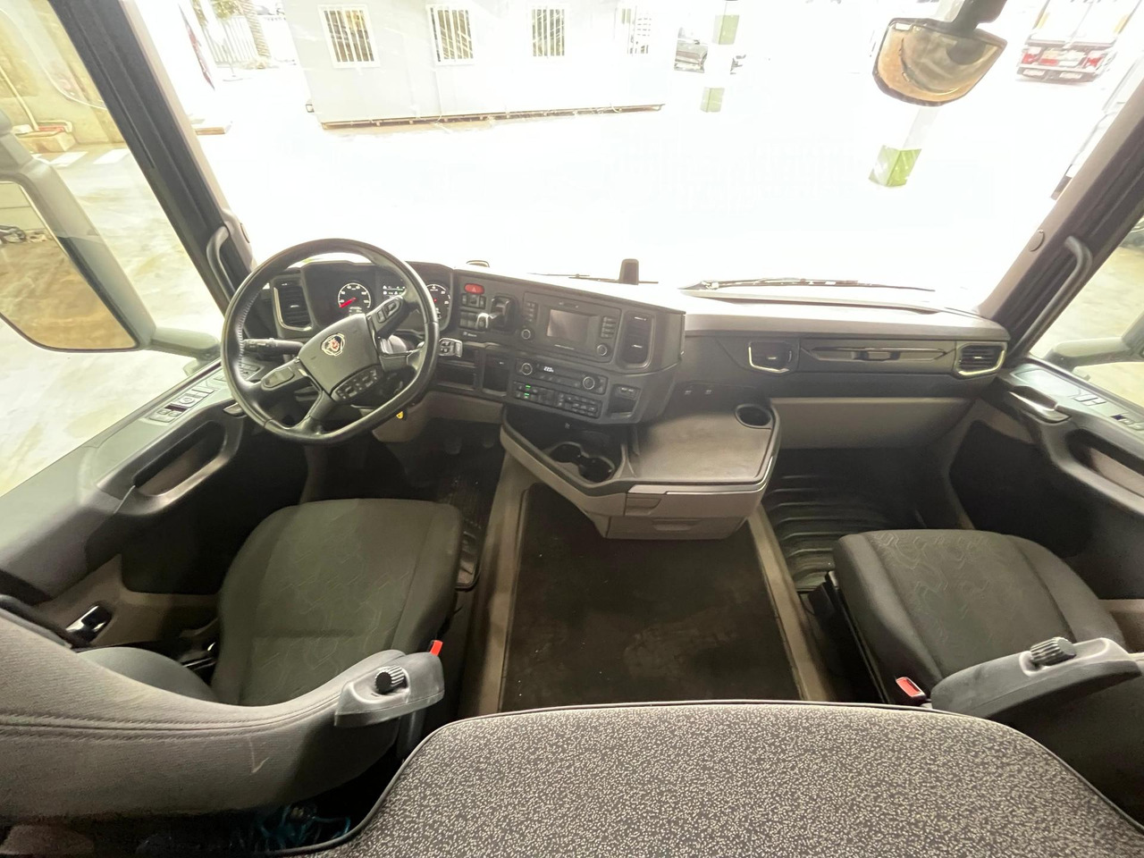 Scania R450 CR20H Retarder - Vilcējs: foto 4 Scania R450 CR20H Retarder - Vilcējs: foto 4