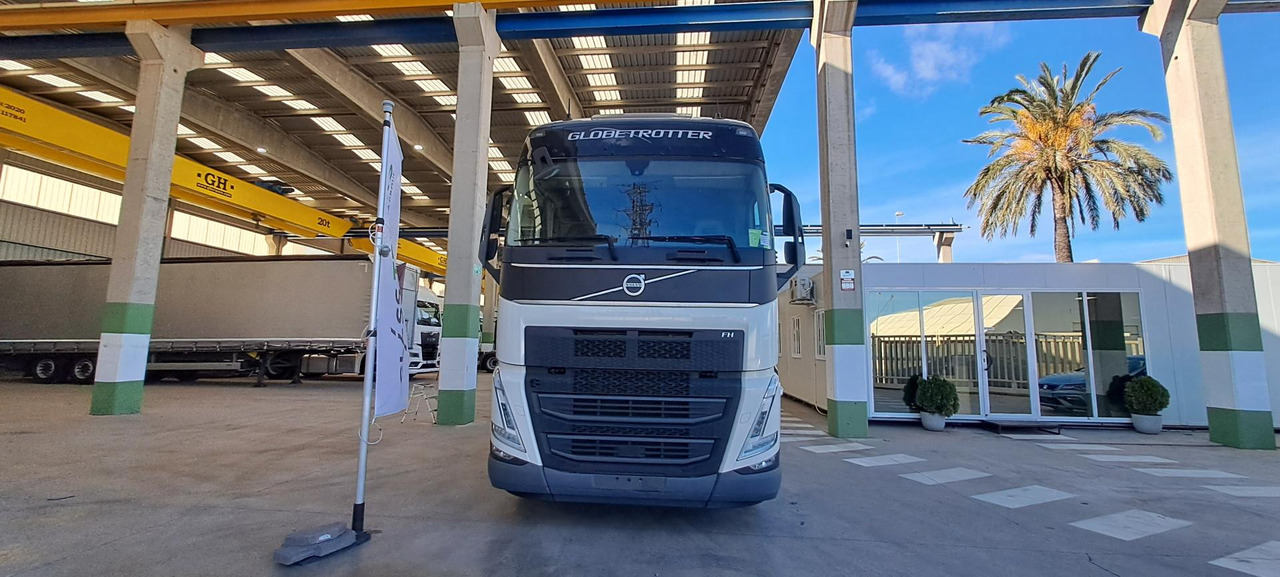 Volvo FH 460 Globetrotter XL Retarder i-Save - Vilcējs: foto 2 Volvo FH 460 Globetrotter XL Retarder i-Save - Vilcējs: foto 2