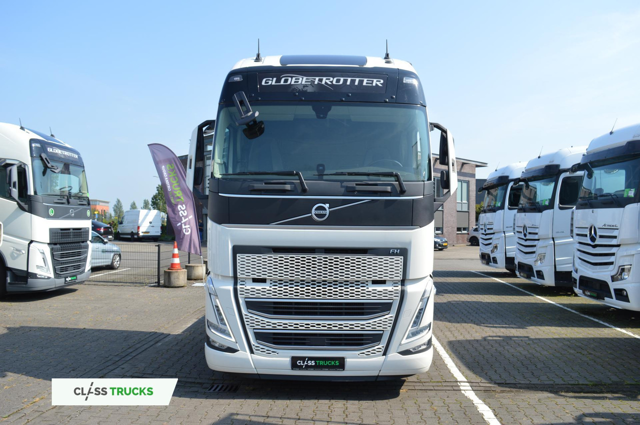 Volvo FH 460 Globetrotter XL i-Save Side Skirts - Vilcējs: foto 2 Volvo FH 460 Globetrotter XL i-Save Side Skirts - Vilcējs: foto 2