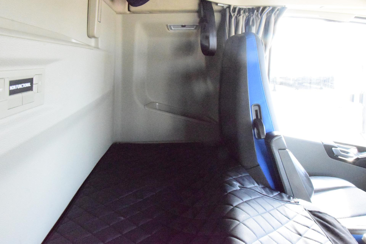 Vilcējs Volvo FH 540 Globetrotter XL Retarder: foto 11
