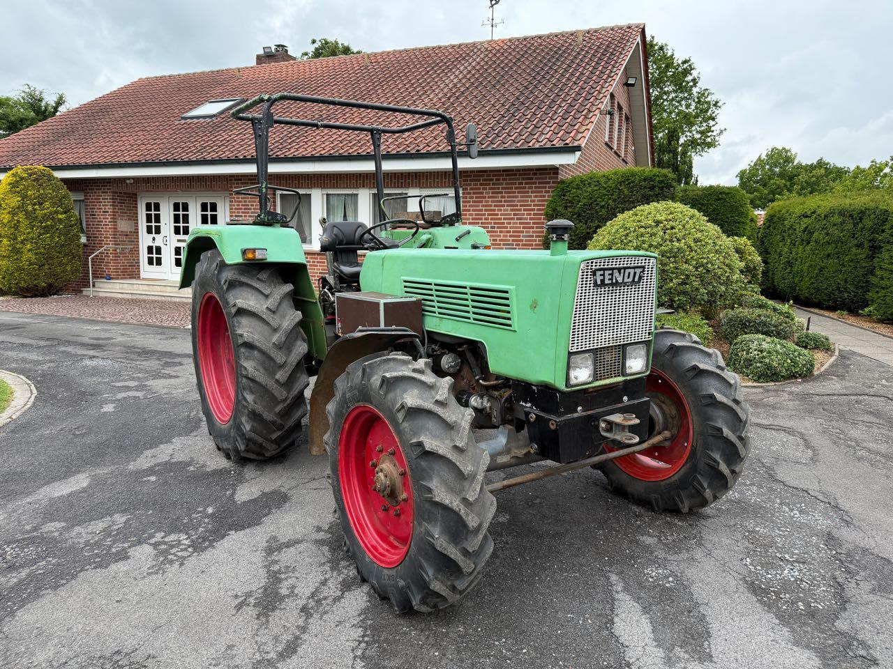 Fendt Farmer 106 (FWA 268S) - Traktors: foto 1 Fendt Farmer 106 (FWA 268S) - Traktors: foto 1