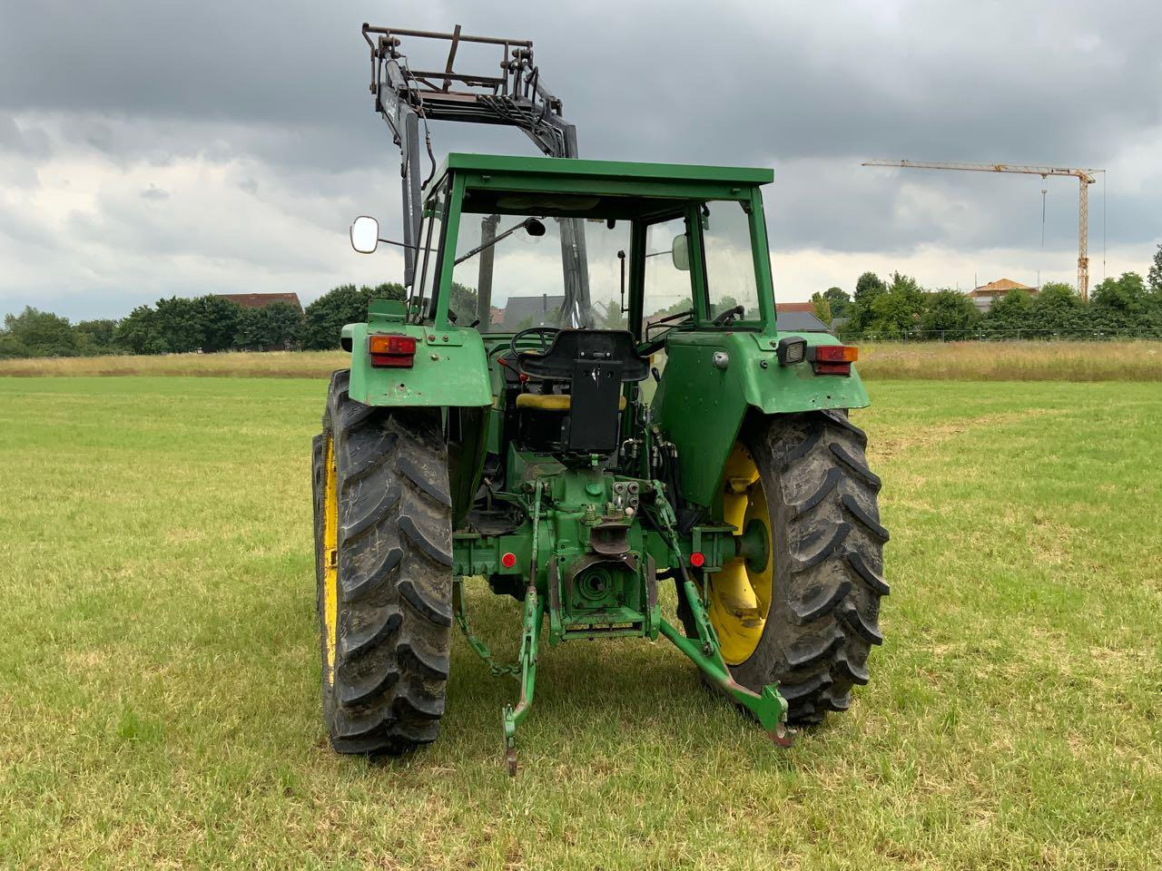 John Deere 2450A - Traktors: foto 3 John Deere 2450A - Traktors: foto 3