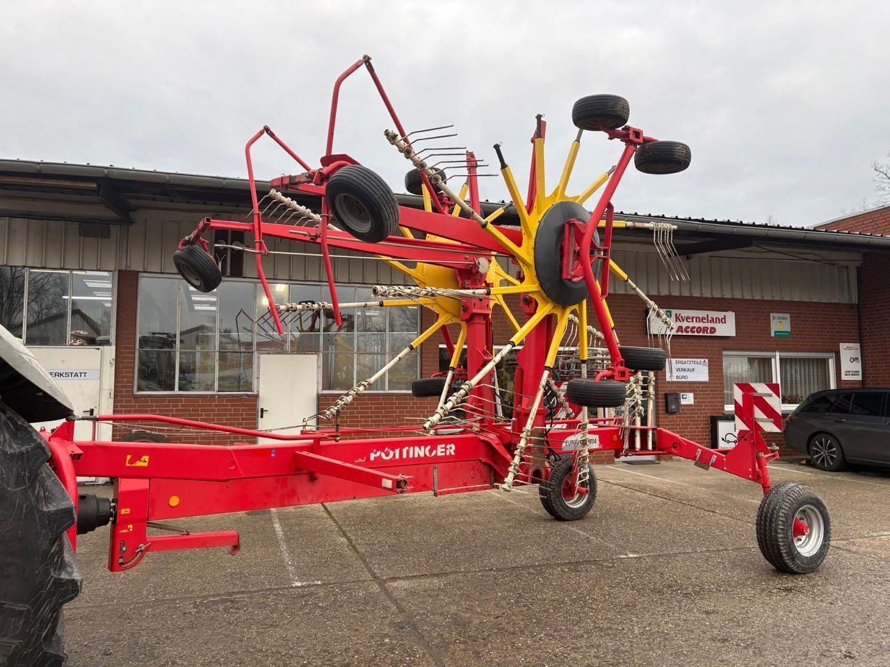 Pöttinger EUROTOP 881A - Vālotājs/ Ārdītājs: foto 3 Pöttinger EUROTOP 881A - Vālotājs/ Ārdītājs: foto 3