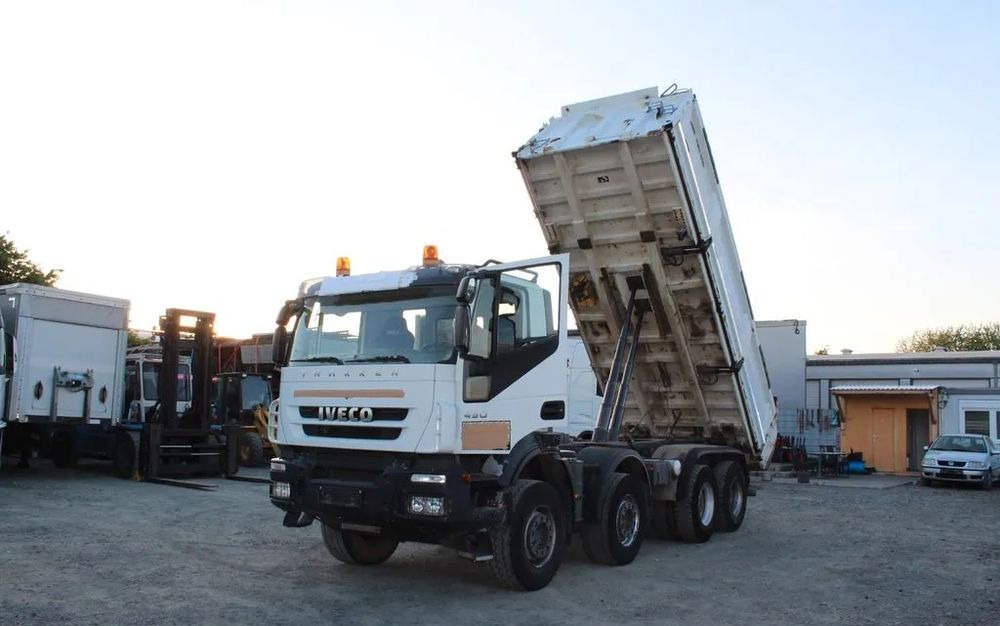 Iveco Trakker 450 |8x4 | Wywrotka trójstronna Meiller Bordmatik | Euro 5 | - Kravas automašīna pašizgāzējs: foto 3 Iveco Trakker 450 |8x4 | Wywrotka trójstronna Meiller Bordmatik | Euro 5 | - Kravas automašīna pašizgāzējs: foto 3