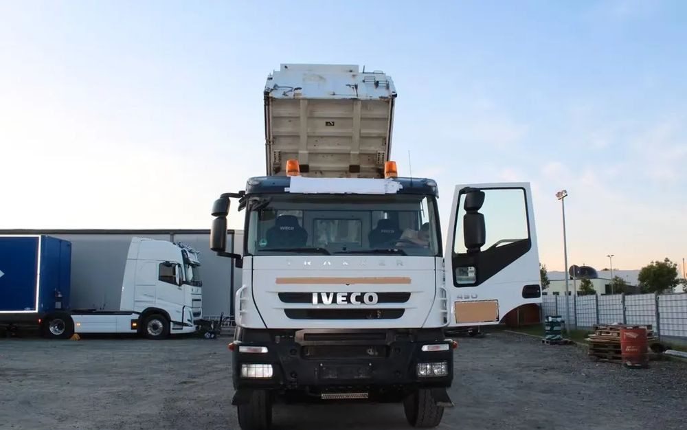 Iveco Trakker 450 | Meiller Trójstronny Wywrot | 8x4 | Euro 5| Retarder | Bordmatic | Klimatyzacja - Kravas automašīna pašizgāzējs: foto 4 Iveco Trakker 450 | Meiller Trójstronny Wywrot | 8x4 | Euro 5| Retarder | Bordmatic | Klimatyzacja - Kravas automašīna pašizgāzējs: foto 4