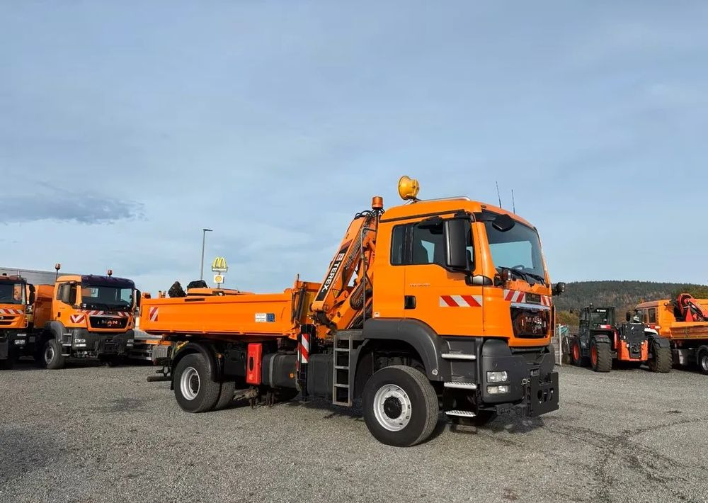 MAN TGS 18.320/ 4x4 / Euro4 /Wywrotka trójstronna Meiller +Kran Atlas TLC 82.2 +sterowanie radiowe – Przystosowany do pracy zimą — odśnieżanie, posypywanie, pług - Kravas automašīna pašizgāzējs: foto 4 MAN TGS 18.320/ 4x4 / Euro4 /Wywrotka trójstronna Meiller +Kran Atlas TLC 82.2 +sterowanie radiowe – Przystosowany do pracy zimą — odśnieżanie, posypywanie, pług - Kravas automašīna pašizgāzējs: foto 4