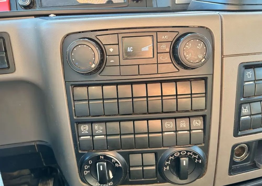 Kravas automašīna pašizgāzējs MAN TGS 35.460 / 8x6 – Meiller Trójstronna wywrotka  / Euro 6c / Kamera /: foto 18