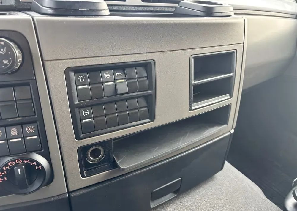 Kravas automašīna pašizgāzējs MAN TGS 35.460 / 8x6 – Meiller Trójstronna wywrotka  / Euro 6c / Kamera /: foto 17