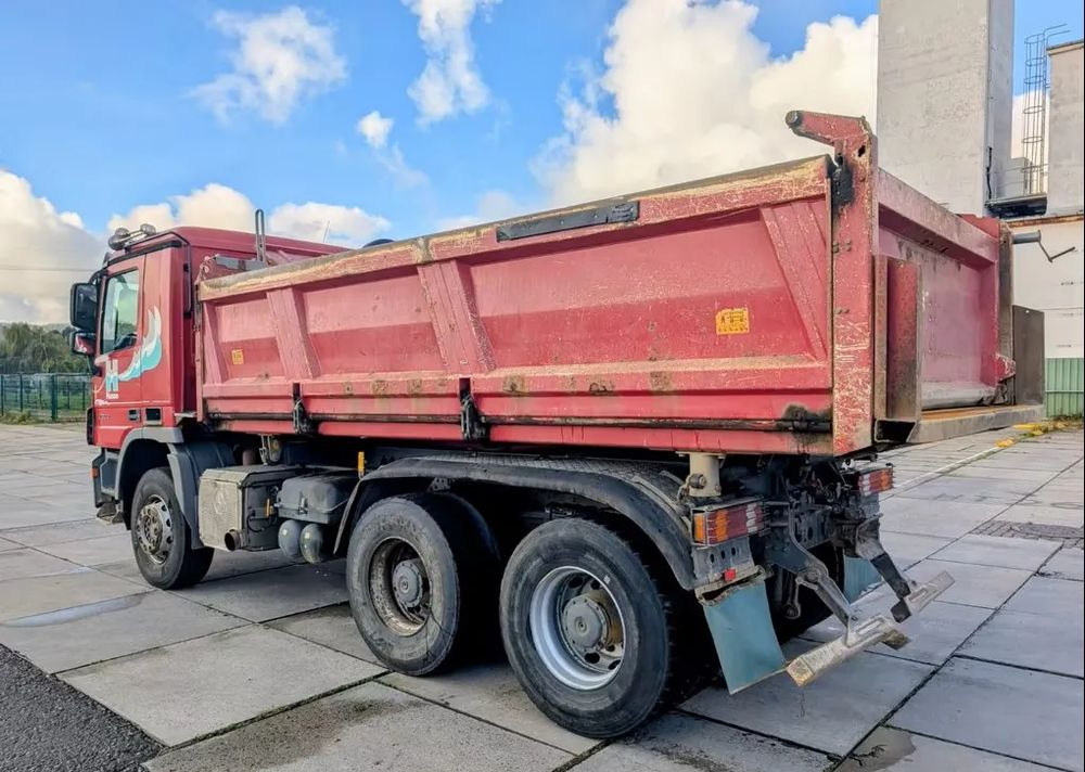 Mercedes-Benz Actros 2644 EPS |Wywrotka 3-stronna Meiller Bordmatik | 6x4 | Euro 5 | Plandeka rolowana - Kravas automašīna pašizgāzējs: foto 2 Mercedes-Benz Actros 2644 EPS |Wywrotka 3-stronna Meiller Bordmatik | 6x4 | Euro 5 | Plandeka rolowana - Kravas automašīna pašizgāzējs: foto 2