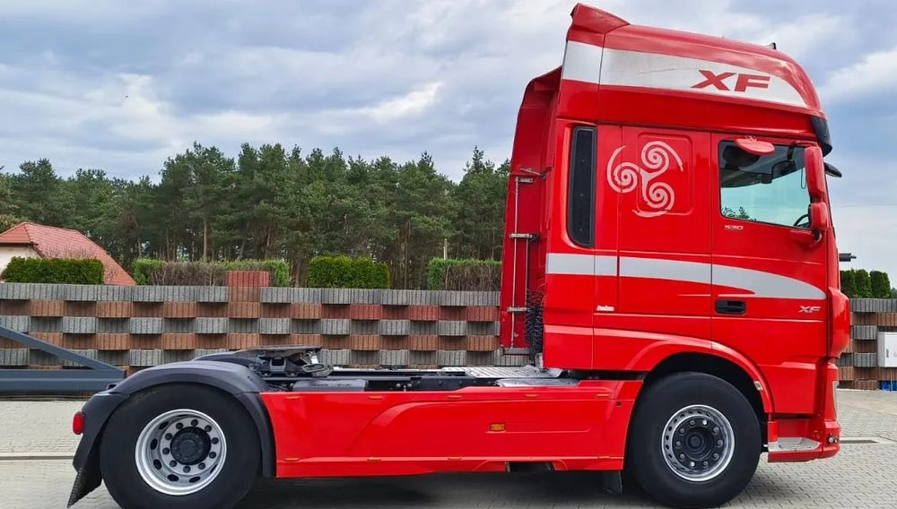 DAF XF 530 Super Space Cab | RETARDER | KLIMATYZACJA | EURO 6 | 2018 | 530 000 km - Vilcējs: foto 2 DAF XF 530 Super Space Cab | RETARDER | KLIMATYZACJA | EURO 6 | 2018 | 530 000 km - Vilcējs: foto 2