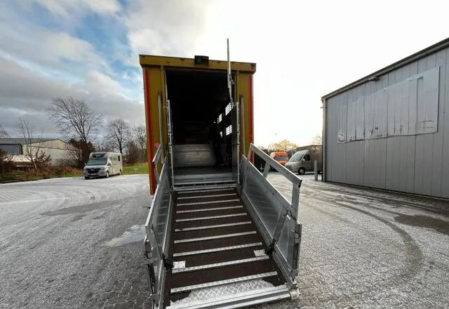 Volvo FH 420 • KABA • Transport Zwierząt 3xŚwinie/ 2xBydło 3-piętrowy • Euro 5 • Retarder • Oś podnoszona i skrętna - Kravas automašīna dzīvnieku pārvadāšanai: foto 5 Volvo FH 420 • KABA • Transport Zwierząt 3xŚwinie/ 2xBydło 3-piętrowy • Euro 5 • Retarder • Oś podnoszona i skrętna - Kravas automašīna dzīvnieku pārvadāšanai: foto 5