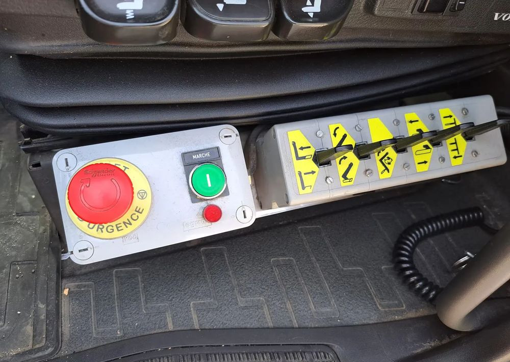 Kravas automašīna pašizgāzējs Volvo FH 64 R510 High-Line: foto 13 Kravas automašīna pašizgāzējs Volvo FH 64 R510 High-Line: foto 13