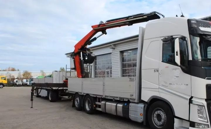 Volvo FH500 6x2 | Platforma z HDS Fassi F215A7 - Sterowanie radiowe | Euro 6 | Automatyczna skrzynia | 390 000 km - Bortu kravas automašīna/ Platforma, Kravas auto ar manipulatoru: foto 2 Volvo FH500 6x2 | Platforma z HDS Fassi F215A7 - Sterowanie radiowe | Euro 6 | Automatyczna skrzynia | 390 000 km - Bortu kravas automašīna/ Platforma, Kravas auto ar manipulatoru: foto 2