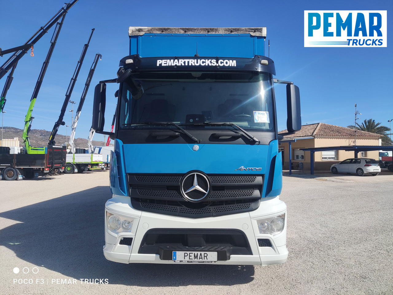 MERCEDES-BENZ ANTOS 1827 SEMITAUTLINER RETARDER - Kravas automašīna ar tentu: foto 2 MERCEDES-BENZ ANTOS 1827 SEMITAUTLINER RETARDER - Kravas automašīna ar tentu: foto 2