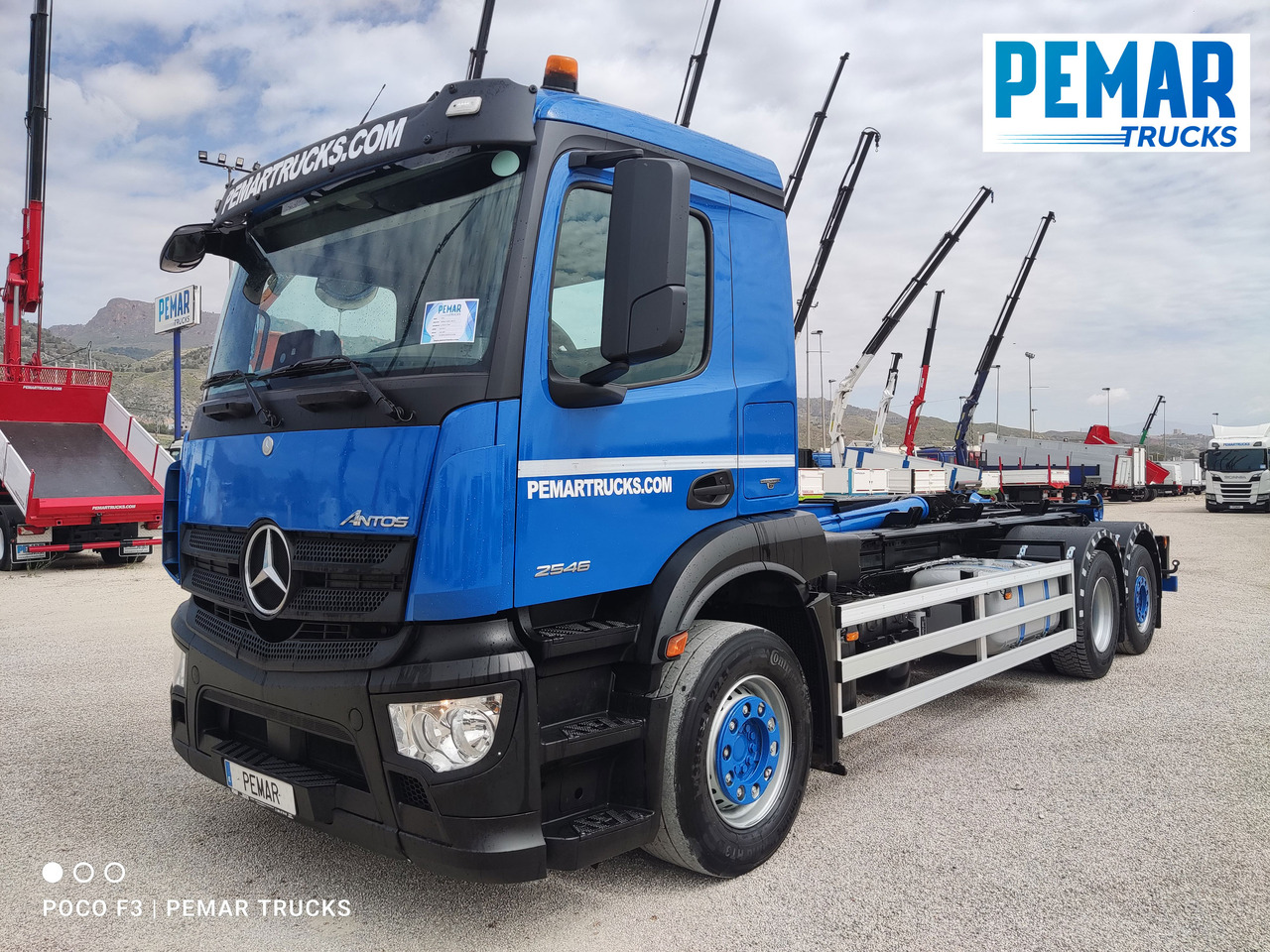 MERCEDES-BENZ ANTOS 2546 6X2 MULTILIFT - Konteineru vedējs/ Kravas automašīna ar noņemamā virsbūve: foto 2 MERCEDES-BENZ ANTOS 2546 6X2 MULTILIFT - Konteineru vedējs/ Kravas automašīna ar noņemamā virsbūve: foto 2