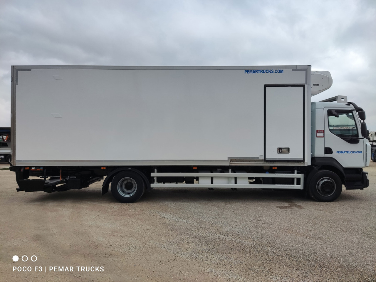 RENAULT MIDLUM D16 240 EURO 6 - Kravas automašīna refrižerators: foto 4 RENAULT MIDLUM D16 240 EURO 6 - Kravas automašīna refrižerators: foto 4