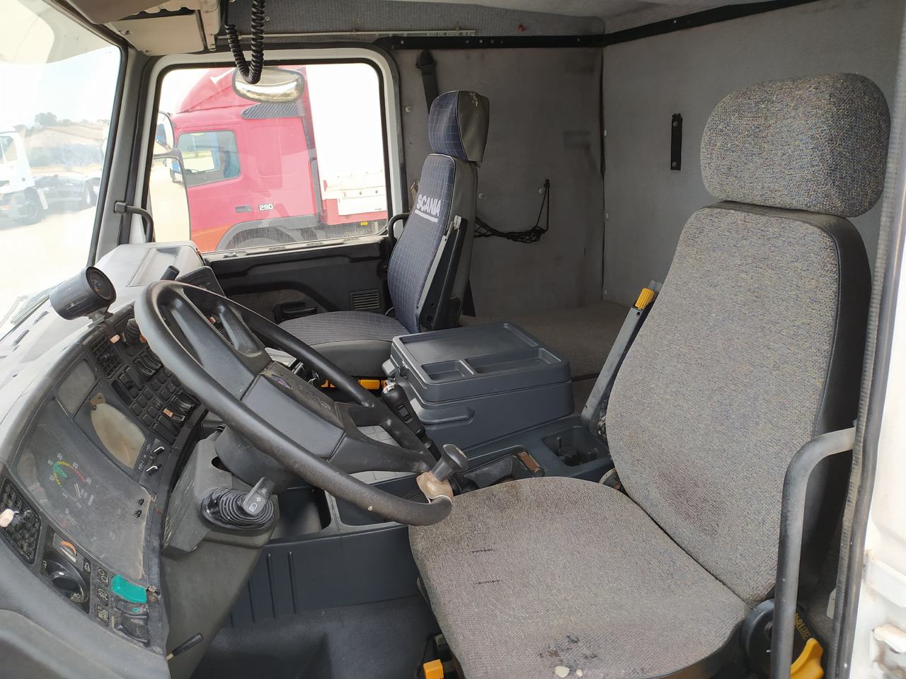 Kravas automašīna pašizgāzējs SCANIA 143 420 BASCULANTE: foto 8