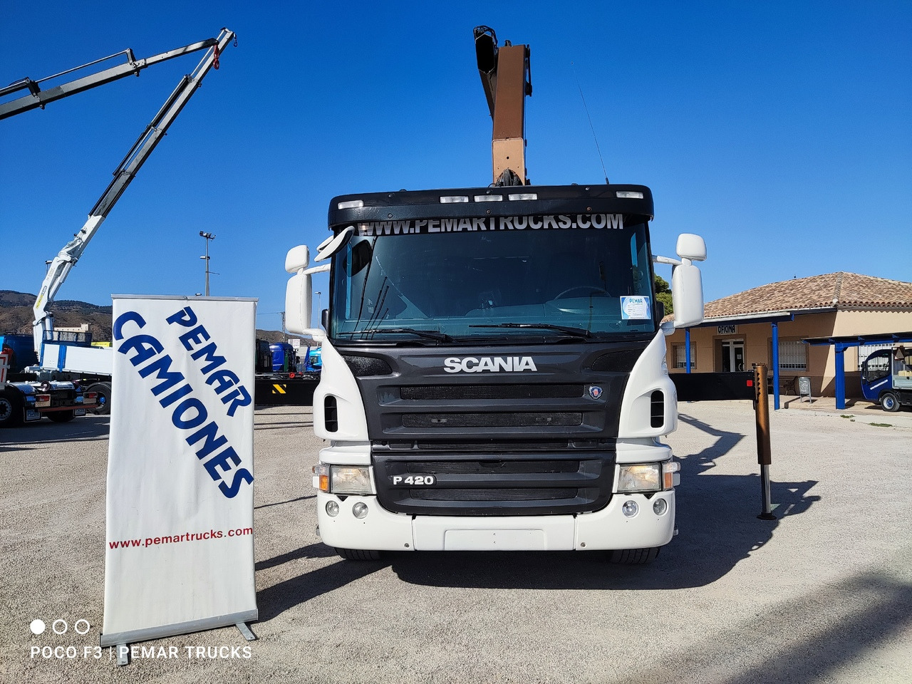 SCANIA P 420 6X2 GRUA CAJA FIJA - Konteineru vedējs/ Kravas automašīna ar noņemamā virsbūve, Kravas auto ar manipulatoru: foto 2 SCANIA P 420 6X2 GRUA CAJA FIJA - Konteineru vedējs/ Kravas automašīna ar noņemamā virsbūve, Kravas auto ar manipulatoru: foto 2