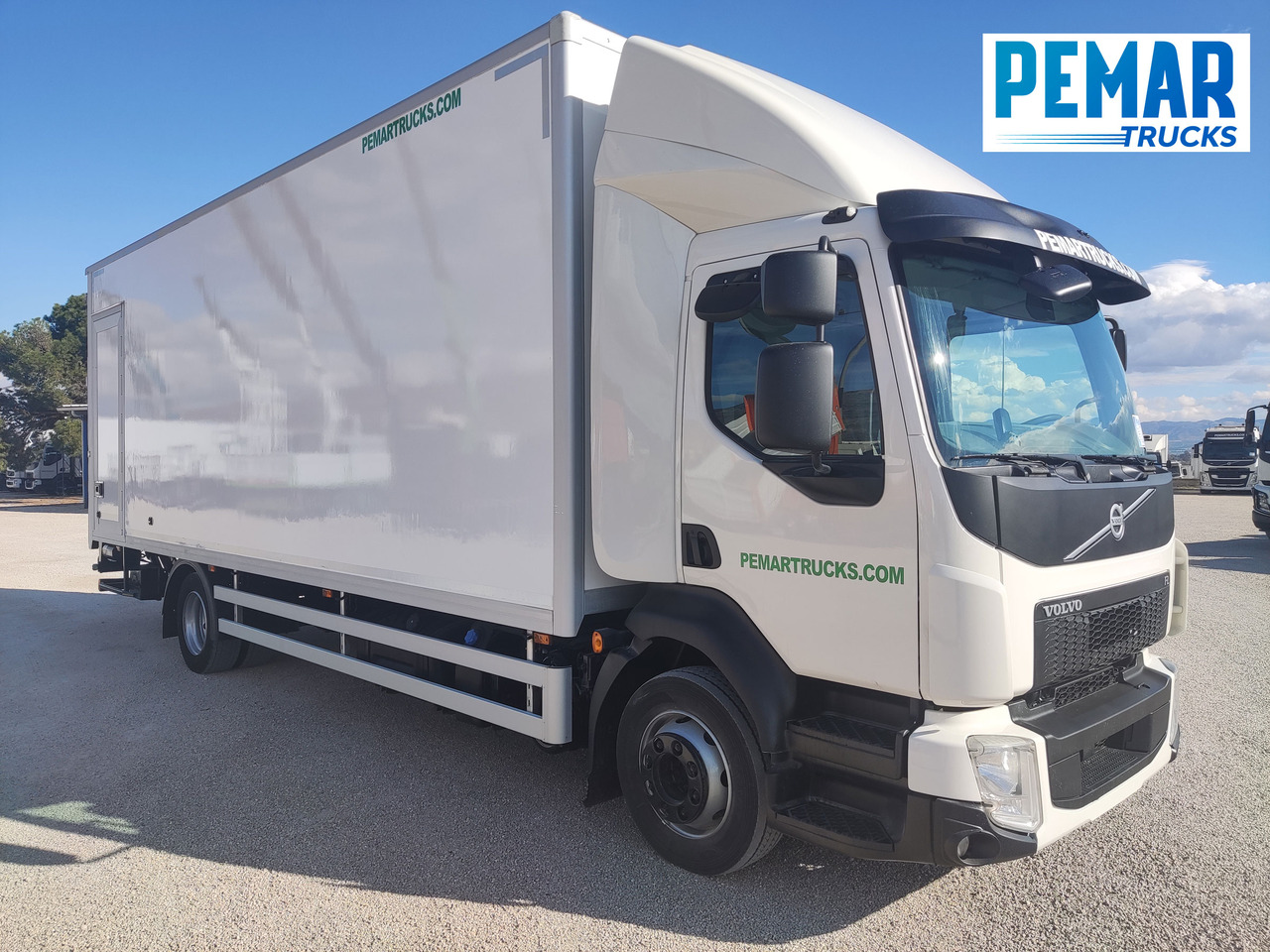 VOLVO FL 210 12T CAJA CERRADA - Kravas automašīna ar slēgto virsbūvi: foto 3 VOLVO FL 210 12T CAJA CERRADA - Kravas automašīna ar slēgto virsbūvi: foto 3