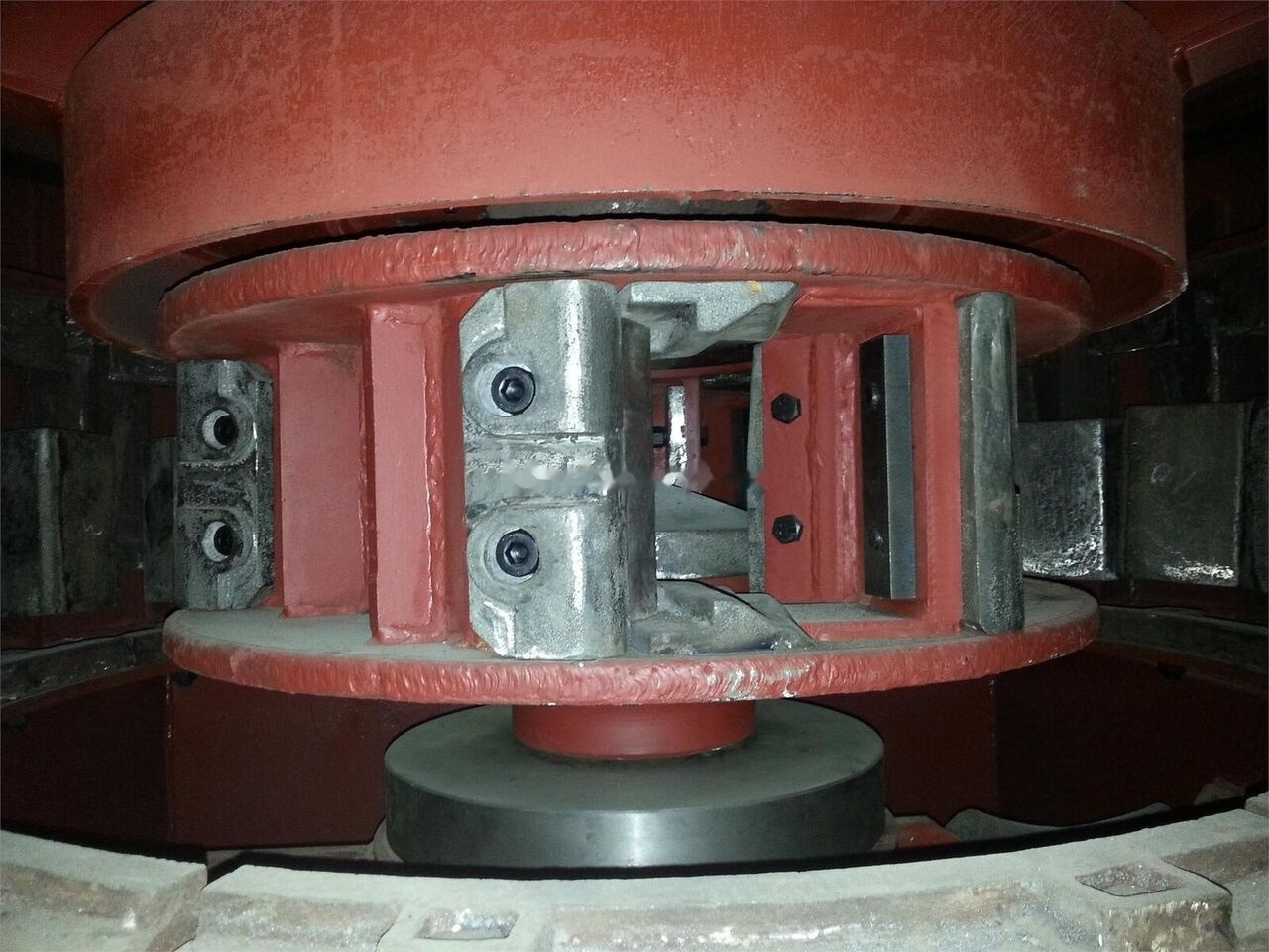 Kinglink KL12 Phosphate VSI Crusher - Trieciena drupinātājs: foto 3 Kinglink KL12 Phosphate VSI Crusher - Trieciena drupinātājs: foto 3