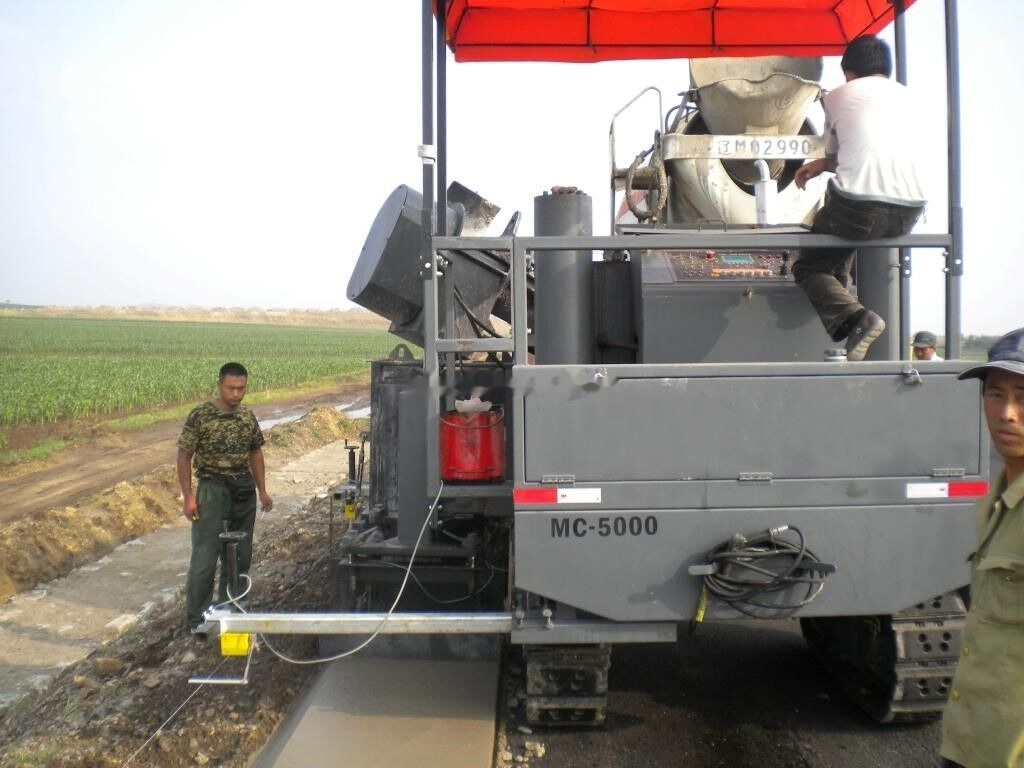 Kinglink MC5000 Concrete slipform paver for road ditch and gutter - Betona ieklājējs: foto 1 Kinglink MC5000 Concrete slipform paver for road ditch and gutter - Betona ieklājējs: foto 1