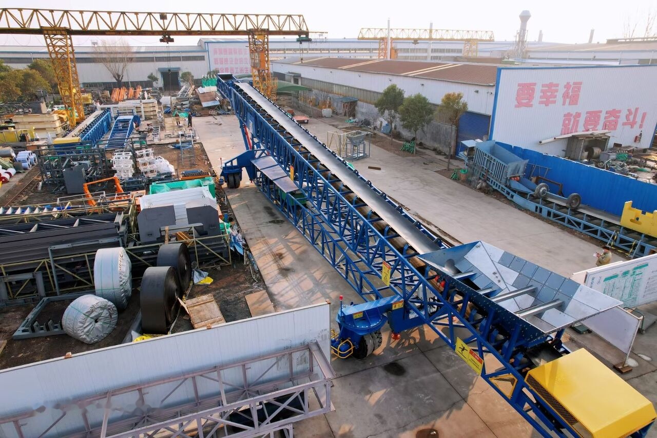 Kinglink Mobile Port Ship Loader | Telescopic Radial Stacker - Lentes konveijers: foto 4 Kinglink Mobile Port Ship Loader | Telescopic Radial Stacker - Lentes konveijers: foto 4