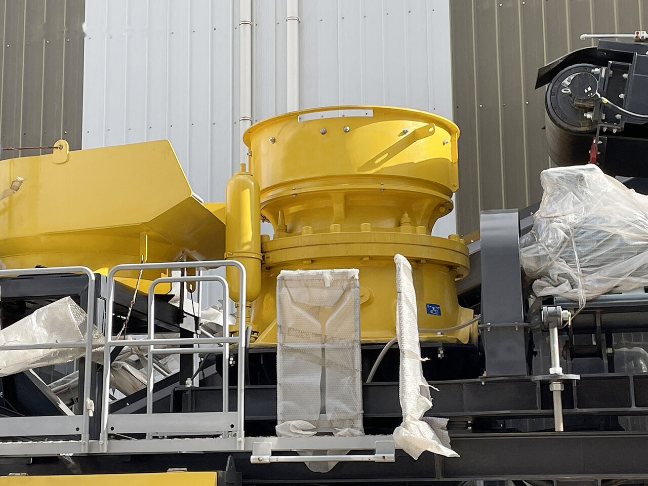 Kinglink Modular Skid Mounted CH430 Cone Crusher Plant - Konusveida drupinātājs: foto 2 Kinglink Modular Skid Mounted CH430 Cone Crusher Plant - Konusveida drupinātājs: foto 2