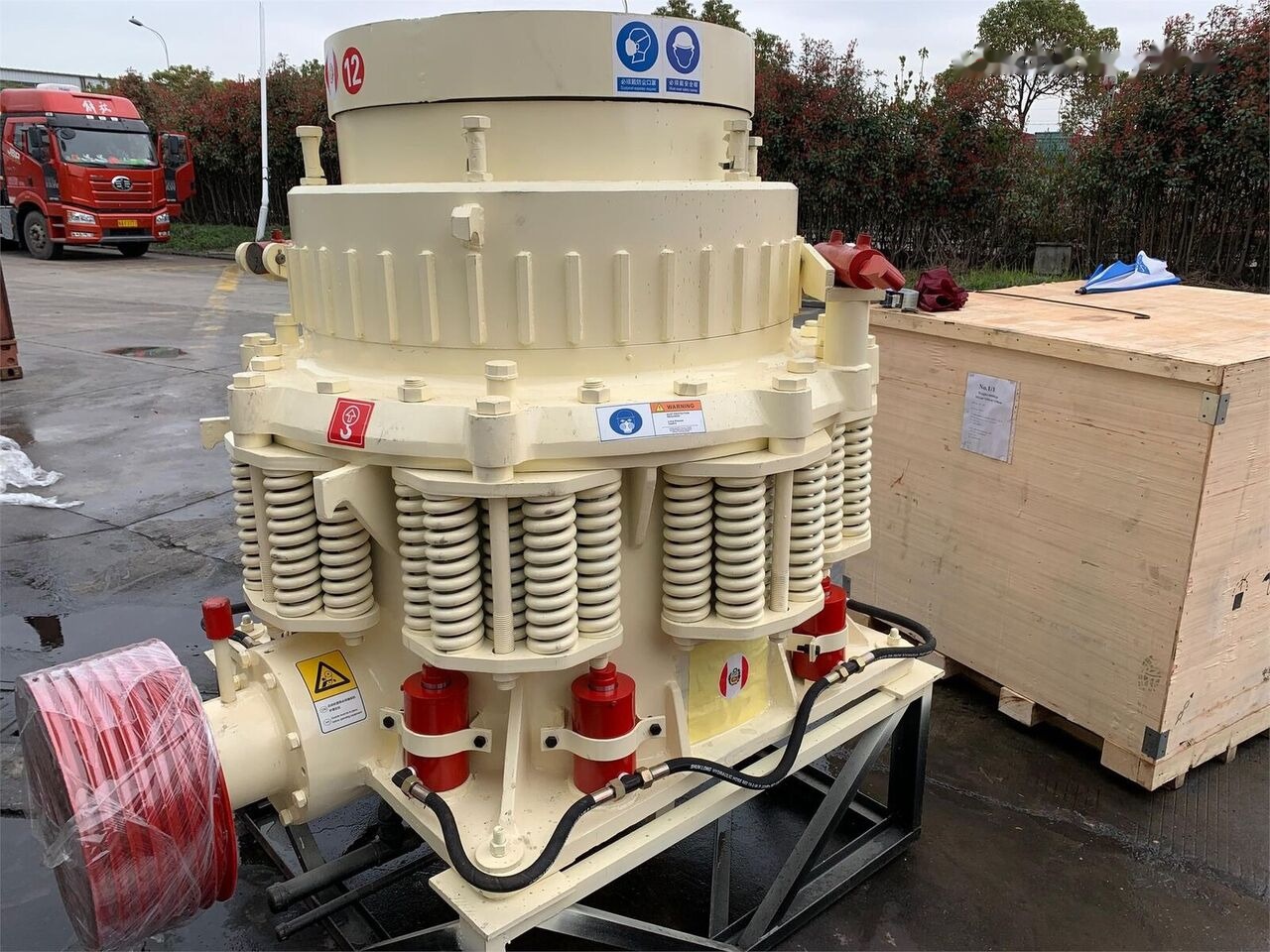 Kinglink NEW 3ft KLF1000 Rock Stone Cone Crusher 80-150TPH - Konusveida drupinātājs: foto 4 Kinglink NEW 3ft KLF1000 Rock Stone Cone Crusher 80-150TPH - Konusveida drupinātājs: foto 4