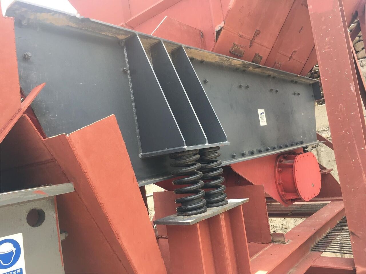 Kinglink ZSW380X96 RiverStone Aggregate vibrating grizzly feeder - Kalnrūpniecības mašīna: foto 4 Kinglink ZSW380X96 RiverStone Aggregate vibrating grizzly feeder - Kalnrūpniecības mašīna: foto 4