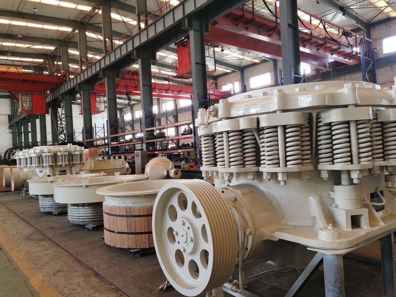 Nordberg Symons 4.25 Feet SHHD Short Head Cone Crusher - Konusveida drupinātājs: foto 1 Nordberg Symons 4.25 Feet SHHD Short Head Cone Crusher - Konusveida drupinātājs: foto 1