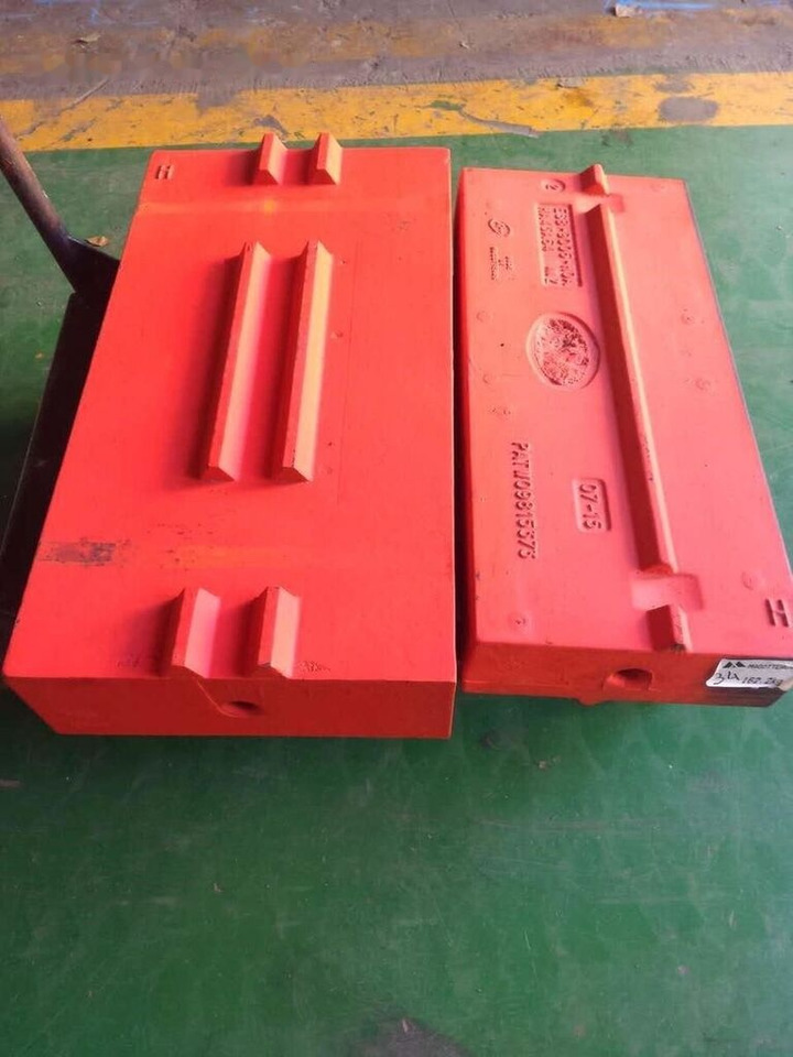 Jaunā Rezerves daļa - Žokļu drupinātājs BLOW BAR  for Impact crusher: foto 10