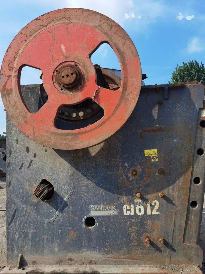 Sandvik Original CJ612 Jaw Crusher - Žokļu drupinātājs: foto 1 Sandvik Original CJ612 Jaw Crusher - Žokļu drupinātājs: foto 1