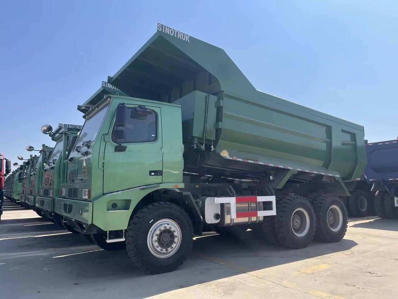 Jaunā Karjeru pašizgāzējs Sinotruk Howo ZZ5707S3840AJ: foto 6